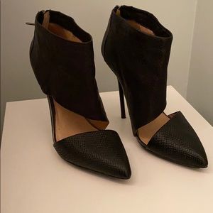 L.A.M.B Theo Dress Pump